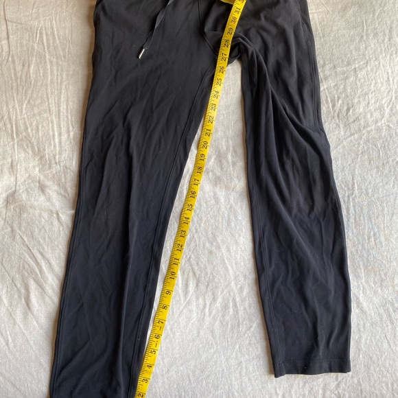 lululemon on the fly black joggers - Picture 6 of 7